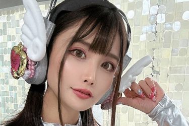 赤羽もも、破壊力抜群ギラギラコス