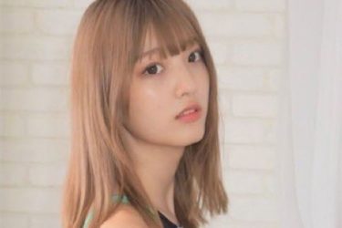 まろん、競泳水着の曲線美