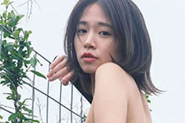 菜乃花、半脱ぎスポーティ