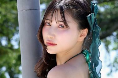 朝比奈りる、激熱ビキニショット