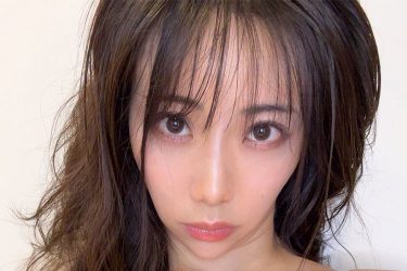 鈴木ふみ奈、圧巻グラマラスボディ