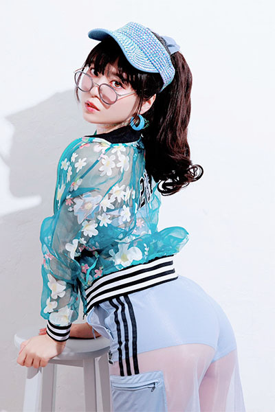 東雲うみ、ホットに透けコーデの画像2