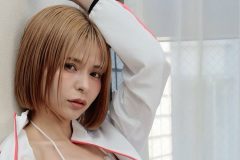 紅羽祐美、スポーティ＆スケM字開脚