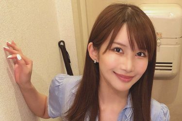 琴井ありさ、お邪魔中の彼女