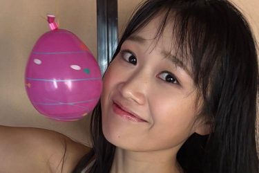 奥村梨穂、衝撃の風船バスト