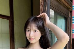 横野すみれ、古民家での神スタイル