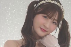 メイリ、マシュマロM字開脚