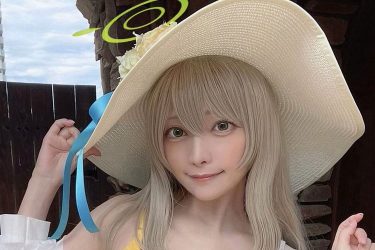 宮本彩希、あざと可愛い水着コス