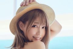 篠原みなみ、麦わらビキニ美女