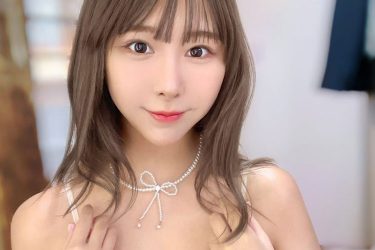 日向葵衣、涼し気グラマラス