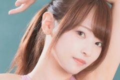 鬼木このは、教壇で競泳大開脚