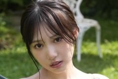 横野すみれ、水しぶき美ボディ