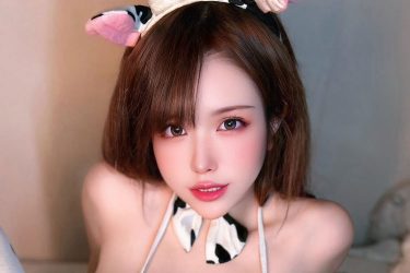 こおりちゃん、モウモウ開脚