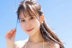 名取くるみ、風なびく極上ボディ