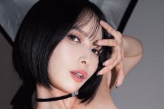 JILL、大胆デニム美ボディ