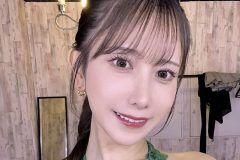 名取くるみ、にっこりたわわ美女