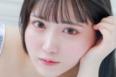 もものすけ、CK下着の寝転び色香