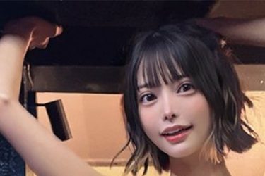 米倉みゆ、圧巻デカ女ポーズ